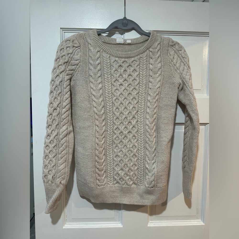 Gap cable knit cream sweater in size small
